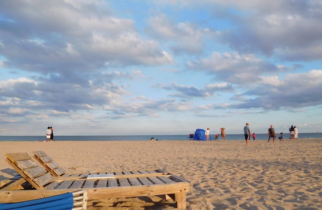 Gorgeous Condo near Beach, sleep 6