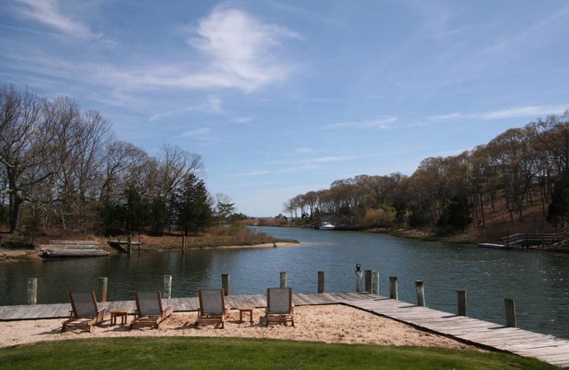 Gorgeous, Creek-front vacation rental
