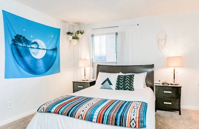 Gorgeous Downtown Condo on River