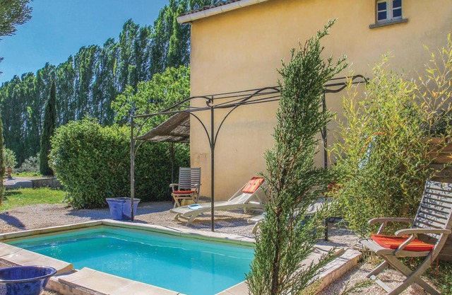 Gorgeous home in Pont Saint Esprit