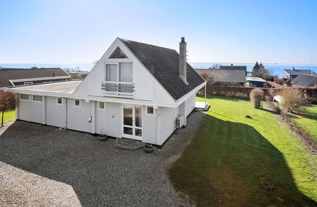 Gorgeous home in Assens with kitchen
