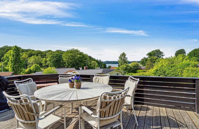 Gorgeous home in Børkop with kitchen