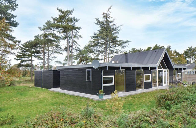 Gorgeous home in Ebeltoft with kitchen
