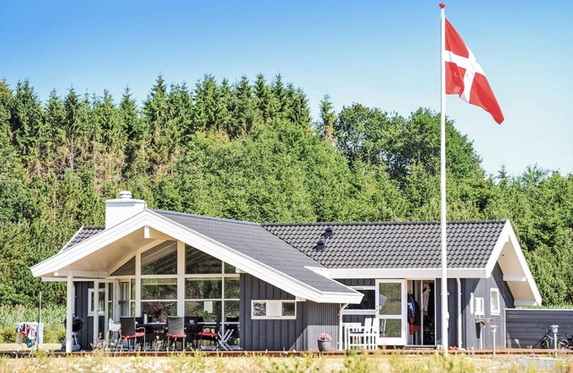 Gorgeous home in Ejstrupholm with sauna