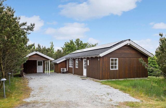 Gorgeous home in Farsø with WiFi