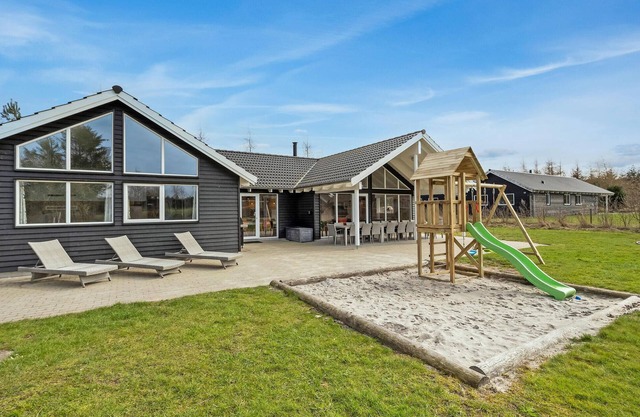 Gorgeous home in Glesborg with sauna