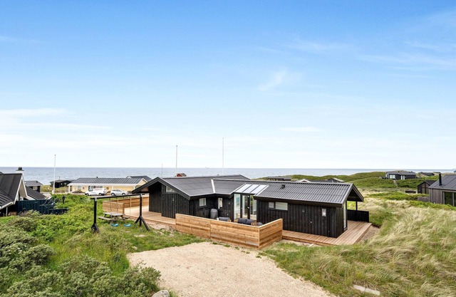 Gorgeous home in Hjørring with WiFi