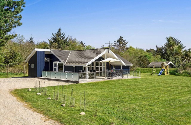 Gorgeous home in Ringkøbing with WiFi