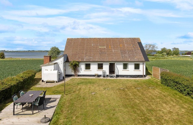 Gorgeous home in Sydals with WiFi