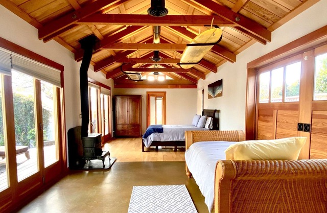 Gorgeous home near beach in Santa Cruz with koi pond. Walkable to... everything.