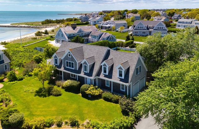 Gorgeous home sleeping 12 with ocean views