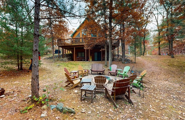 Gorgeous home w/shared dock and lake access - spacious deck and firepit