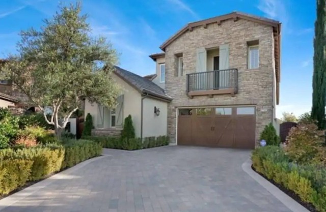 Gorgeous home with amazing views & community pool!