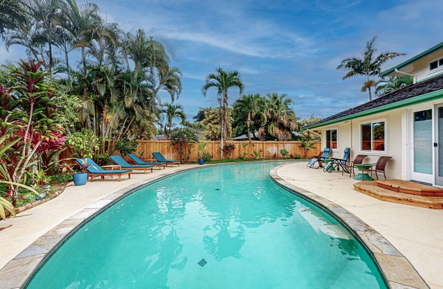 Gorgeous home with private pool, hammock, large patio, lanai, & enclosed yard