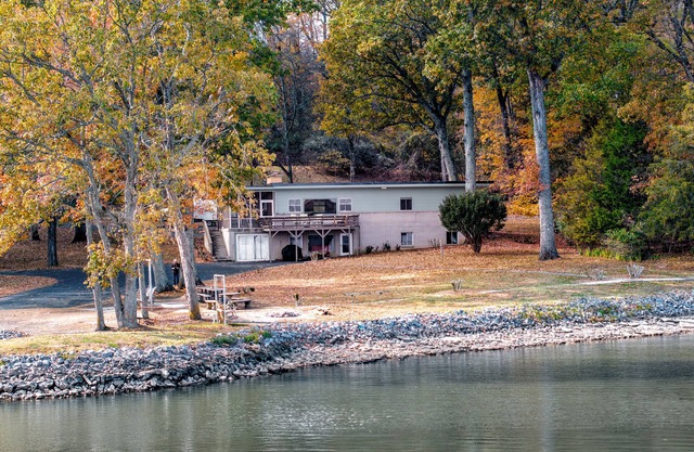 Gorgeous Lakefront! · 3BR/2BA · Gameroom