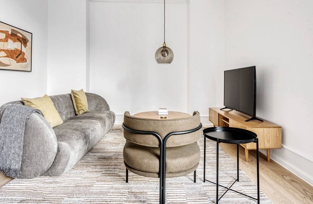 Gorgeous Østerbro 2BR w/ W/D & Office, nr Trianglen, by Blueground