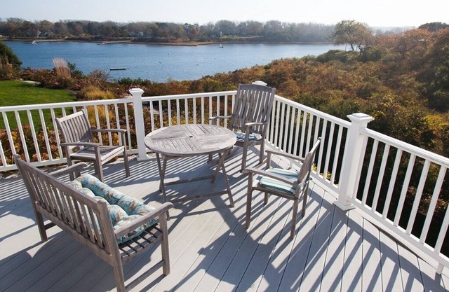 Gorgeous panoramic views of Mill Pond and just a short walk to downtown Chatham!