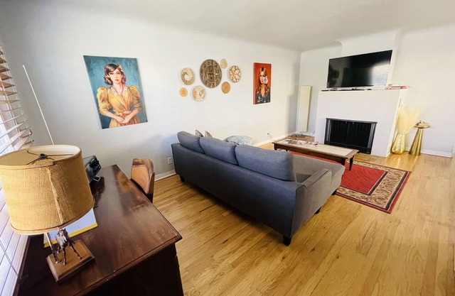 Gorgeous, private, comfy, clean & close to EDO