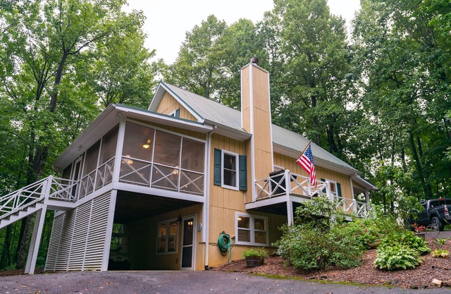 Gorgeous Saluda Mountain Home