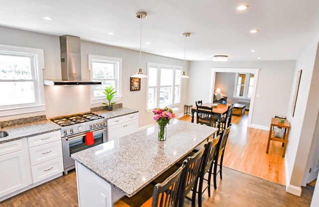 Gorgeous, Top Floor Condominium Steps Away From Everything & Minutes To Boston!