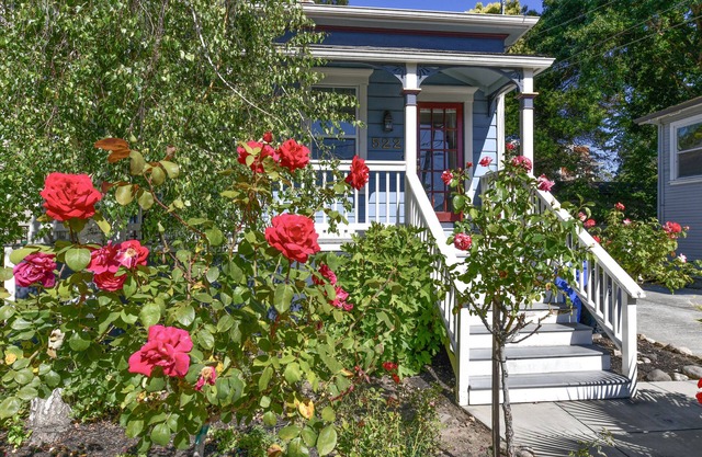 Gorgeous Victorian-Downtown Napa! THE CARRIAGE HOUSE, 2br, 2ba, walkable.