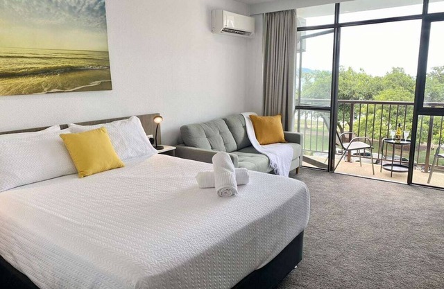 Gorgeous Waterfront Views - 212 Aquarius