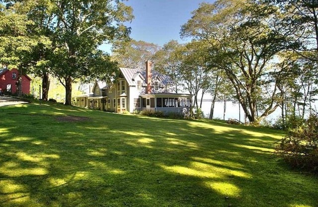 Gorgeous Waterfront Estate In Historic Bayside