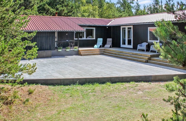 "Gorm" - 300m from the sea by Interhome