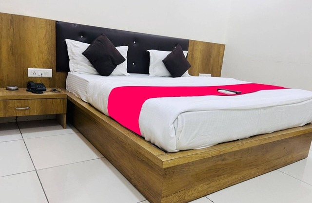Goroomgo Arsh Inn Ahmedabad