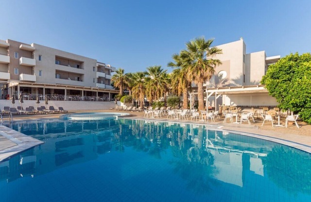Gouves Bay Hotel is a summer holiday paradise in Gouves.