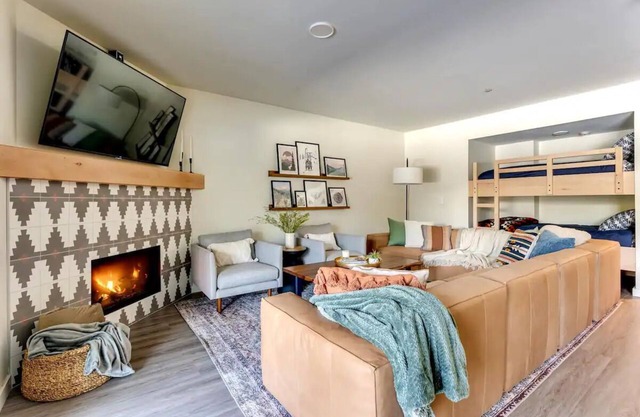 Government Camp Condo: Ski-in/Ski-out, Mountain Views, Walk to Downtown
