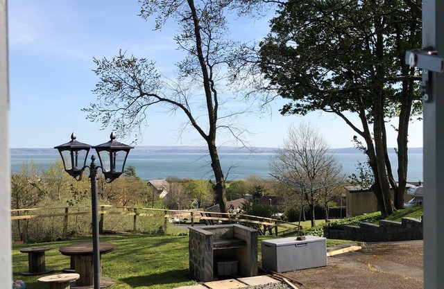 Gower View - Modern self contained unit with superb sea views
