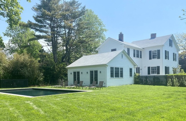 Gracious Bellport Village Beach House w/ heated salt water gunnite pool