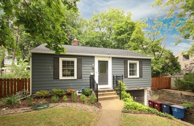 Graduation Home in the heart of beautiful Ann Arbor