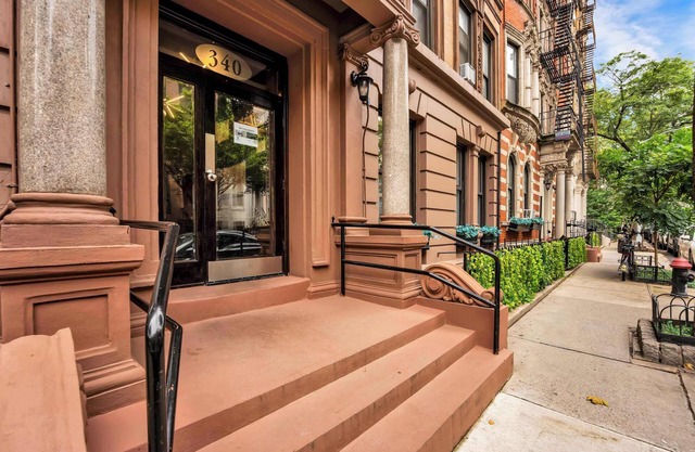 Gramercy Park Newly Renovated Spacious 2BR/2BA