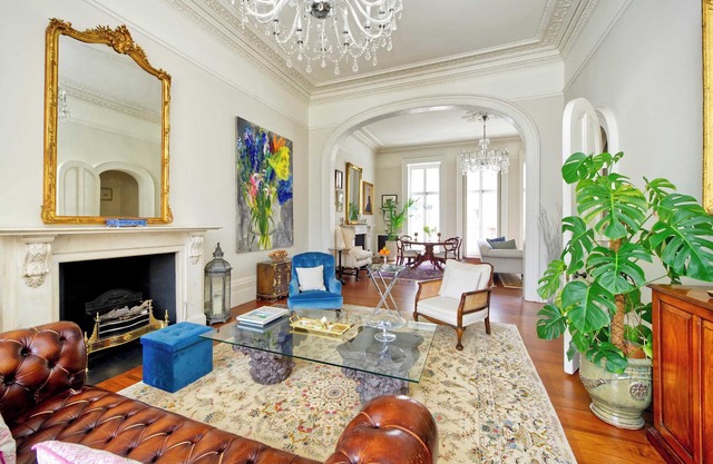 Grand 2 bedroom Flat, Kensington