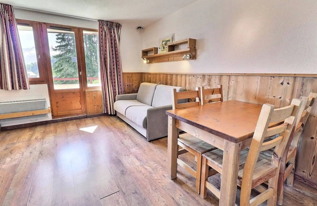Grand Bois A Residence - CONFORTABLE 2 PARTS, SKIS TO PIEDS AND NEAR TRADE