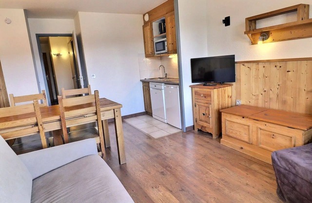 Grand Bois A Residence - CONFORTABLE 2 PARTS, SKIS TO PIEDS AND NEAR TRADE