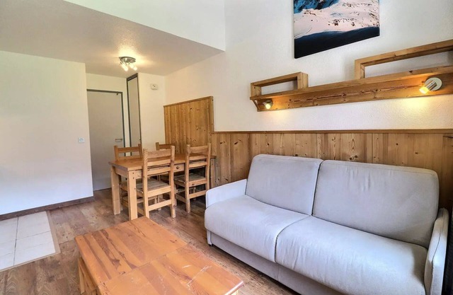 Grand Bois Residence B - CONFORTABLE 2 PARTS, SKIS TO PIEDS AND NEAR TRADE