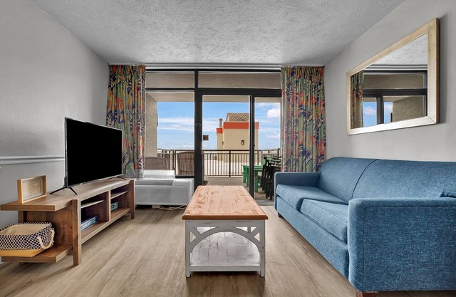Grand Cayman #553: 1 BR, 1 BA Condominium in Myrtle Beach, Sleeps 6