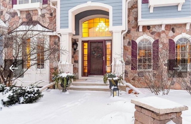 Grand family-sized executive home 15 min from Erin Hills/Lac La Belle Golf