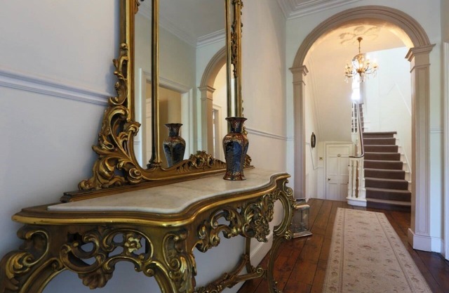 Grand Georgian Residence, with period charm!3 Bed