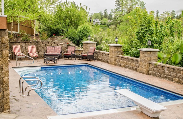 Grand Getaway w/Hot Tub in Spokane Valley!