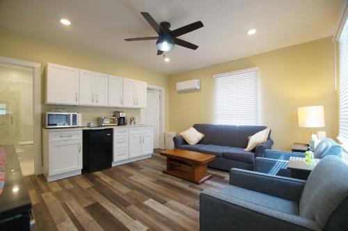 Grand Harbor Apartments 209 Clinton Unit 1