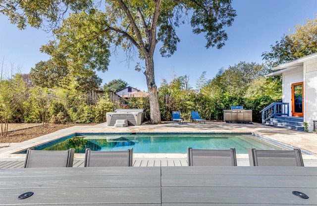 Grand Historic Escape | 5-Bedroom Retreat with Pool & Spa