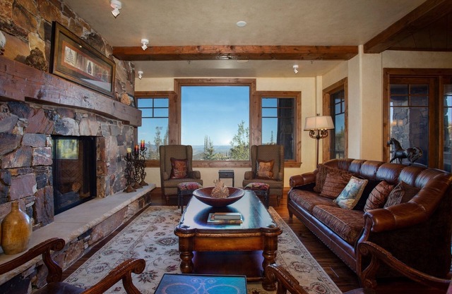 Grand Lodge at Deer Valley Resort - Three Bedroom Deluxe Residence #308 - Ski-in/ski-out