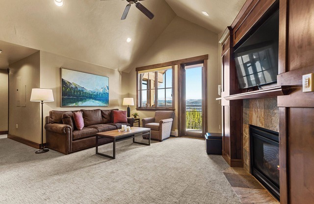 Grand Lodge Peak 7 luxury 2 bedroom - Ski-in/out