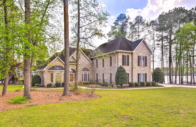 Grand Mt Gilead Villa on Lake Tillery w/Dock