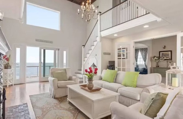 Grand Ocean Front Home With Wrap Around Deck And Endless Views