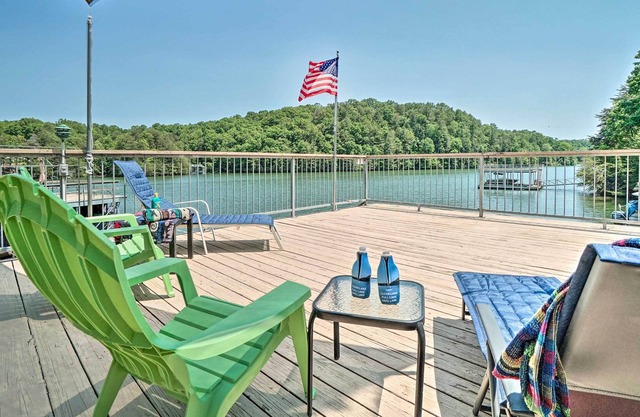 'Grand Place Vacation' w/ Grill + Pool Table!